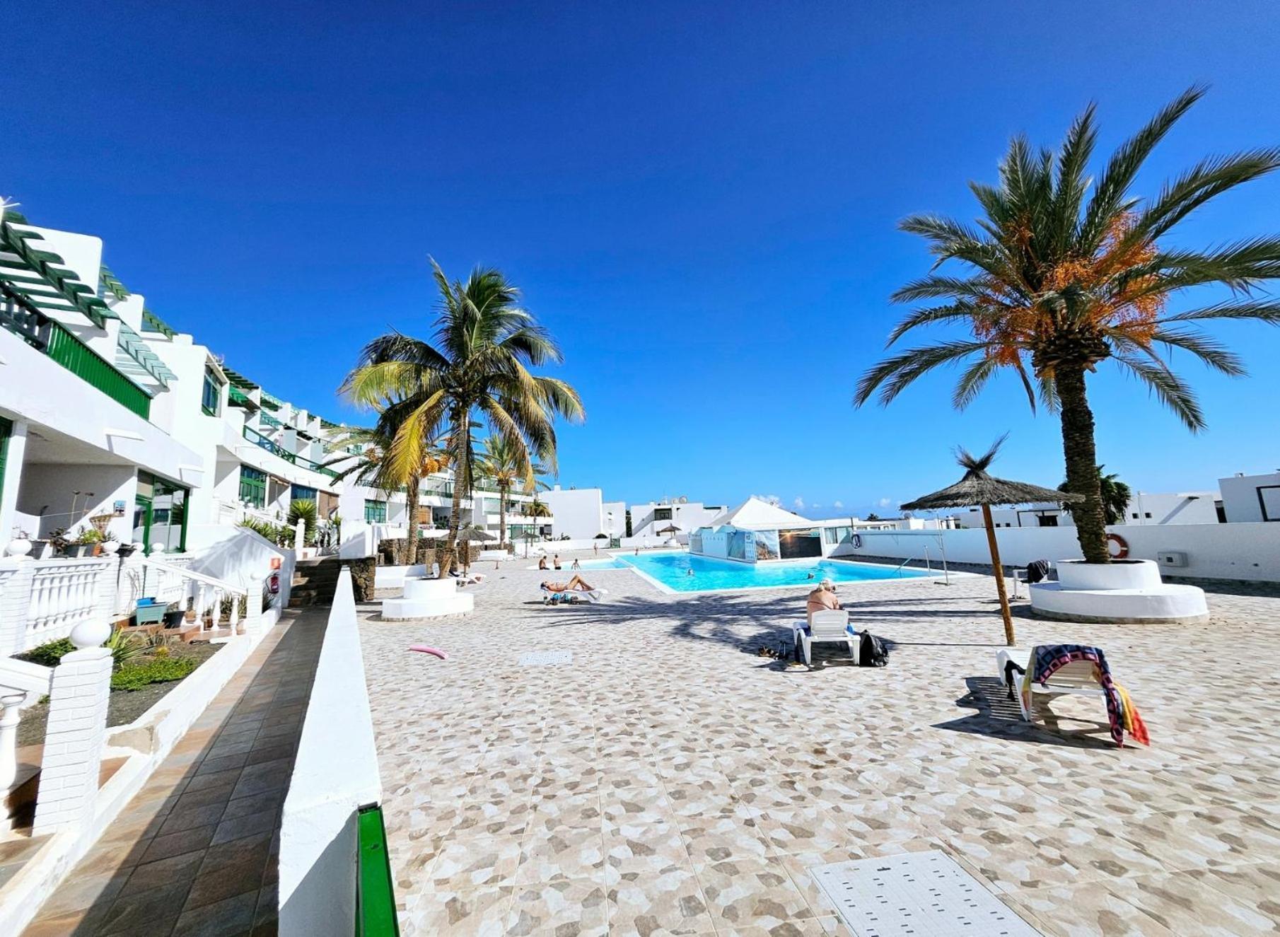 Azul Tuscan Playa Y Piscina Costa Teguise Luaran gambar