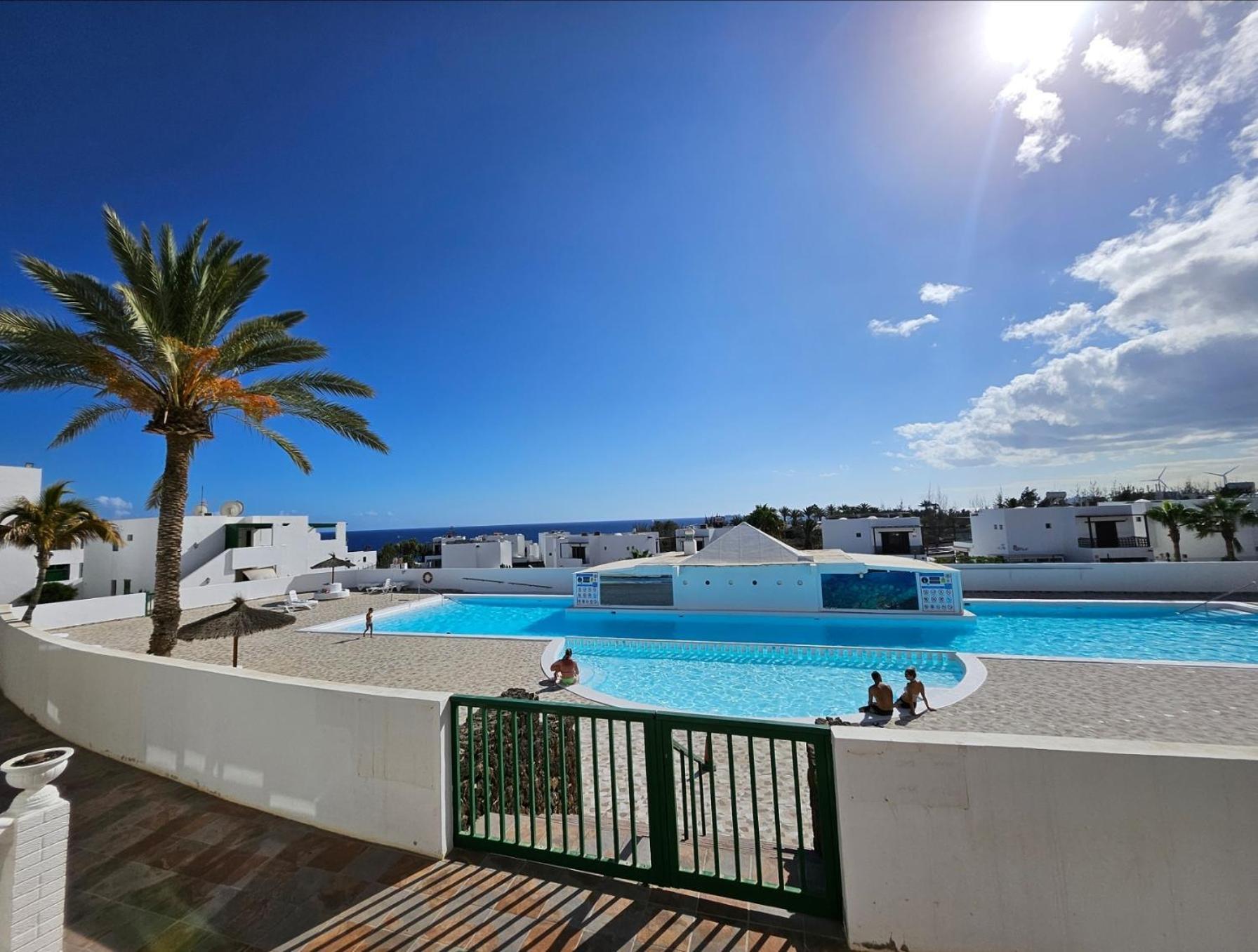 Azul Tuscan Playa Y Piscina Costa Teguise Luaran gambar