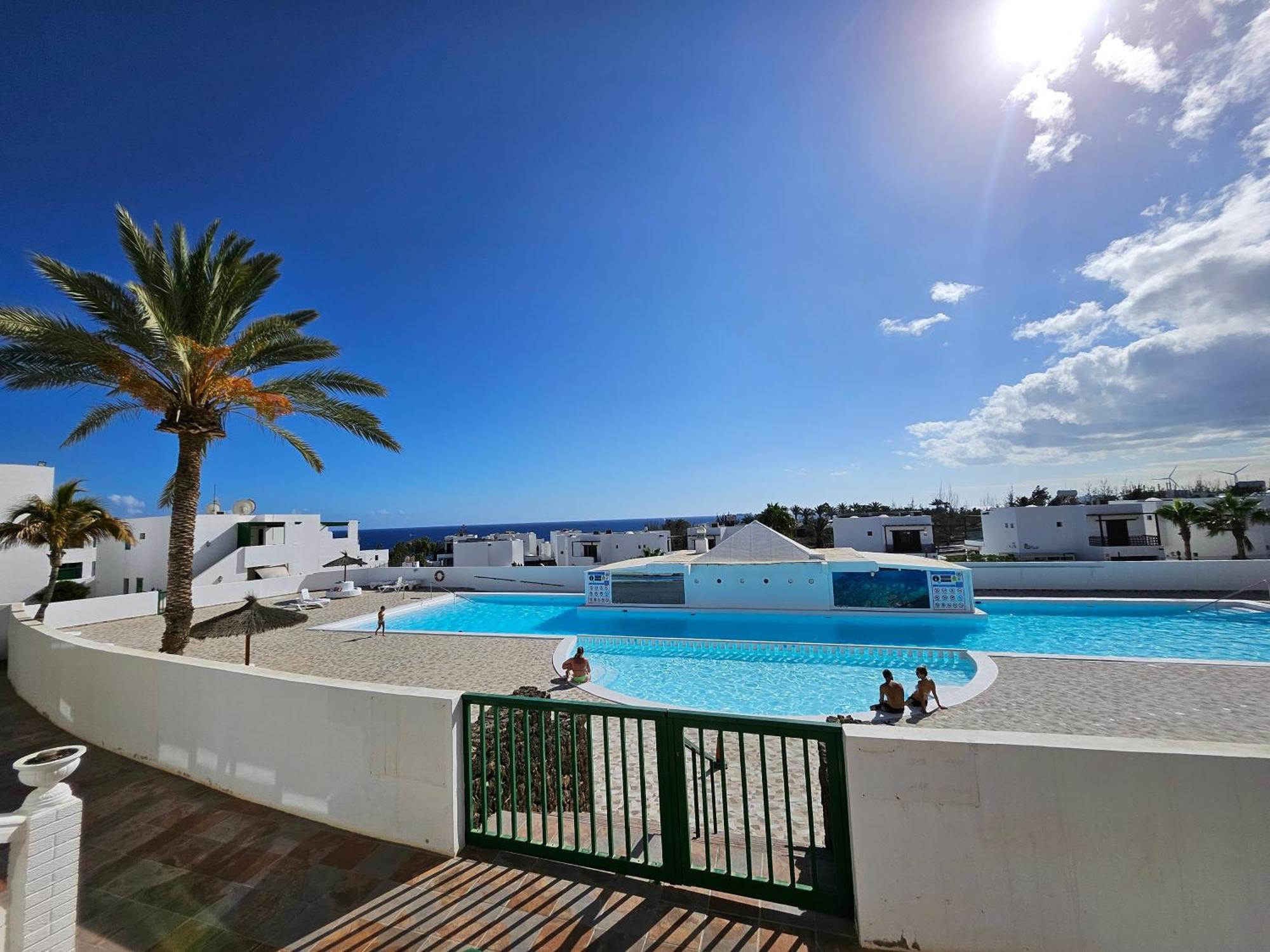 Azul Tuscan Playa Y Piscina Costa Teguise Luaran gambar